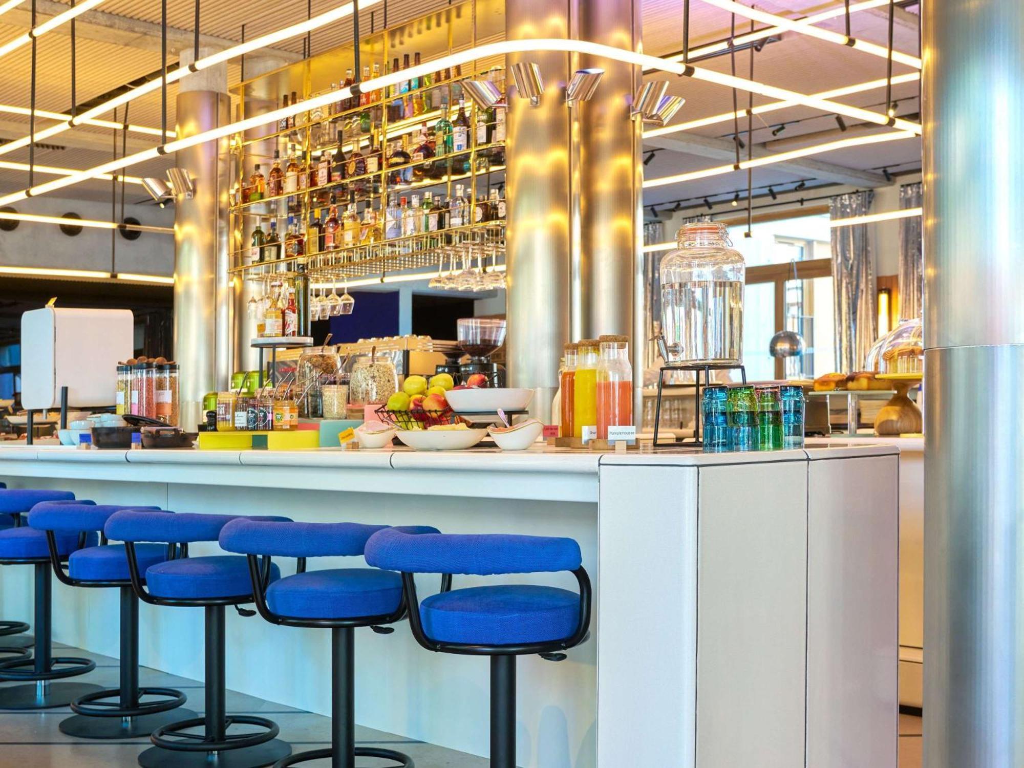 Tribe Paris Clichy Hotel Exterior foto