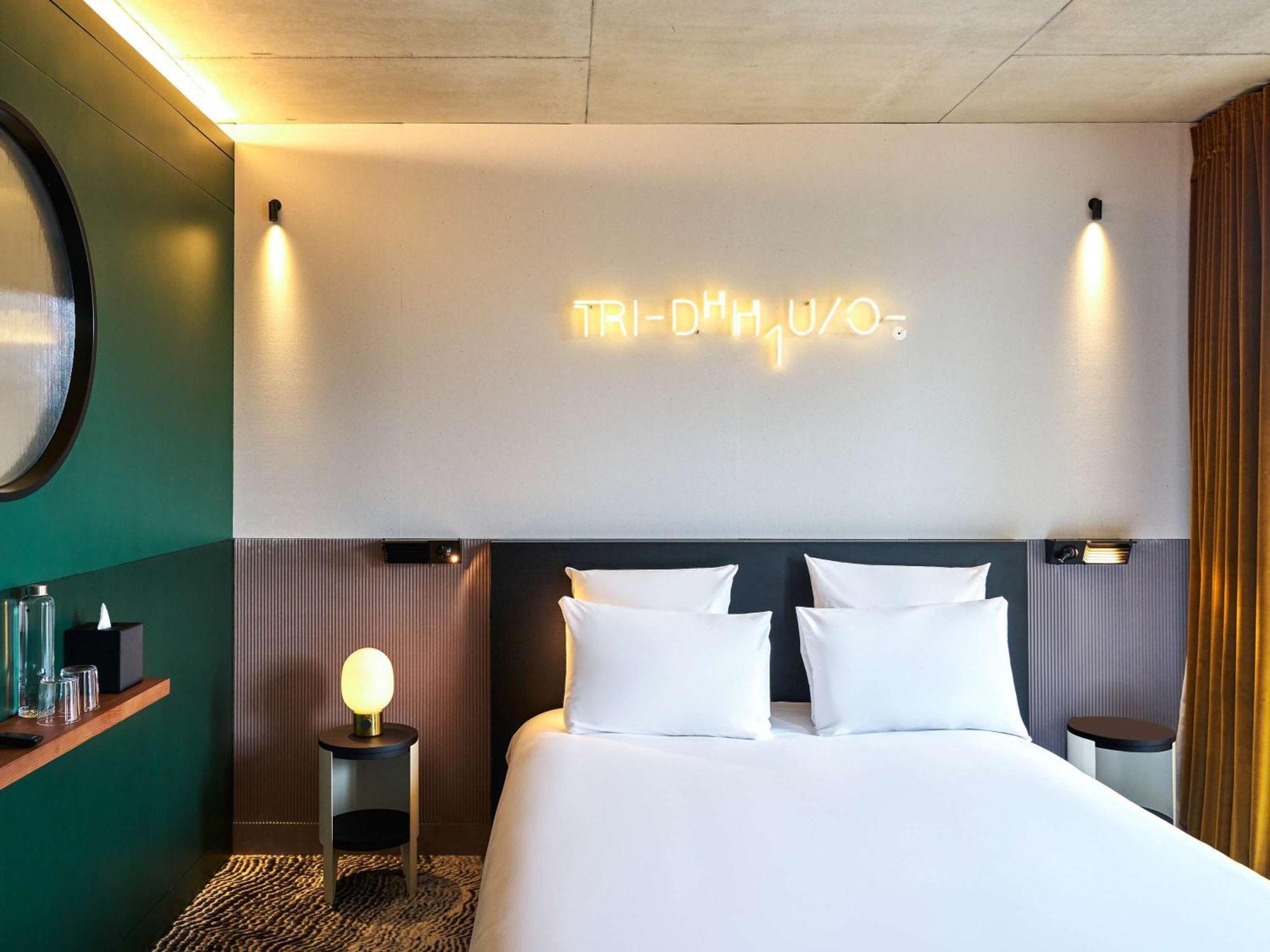 Tribe Paris Clichy Hotel Exterior foto
