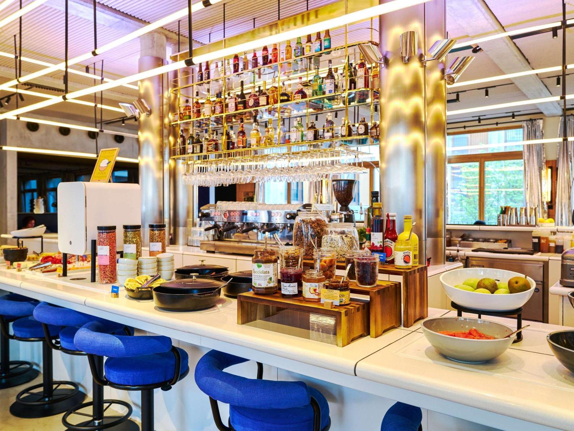 Tribe Paris Clichy Hotel Exterior foto